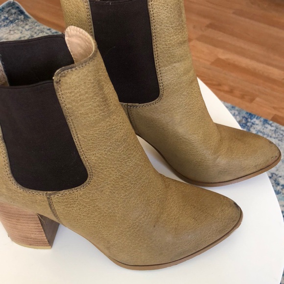Billini two-tone ankle booties - Picture 3 of 8